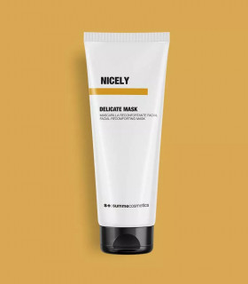 Beruhigende Gesichtsmaske, die der Haut essentielle Nährstoffe zuführt, um die Hautbarriere wiederherzustellen. Summecosmetics